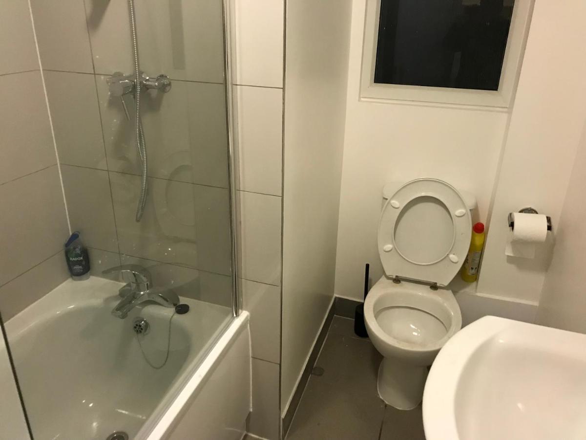 West Kensington 3 Bedroom Apartment Лондон Екстериор снимка
