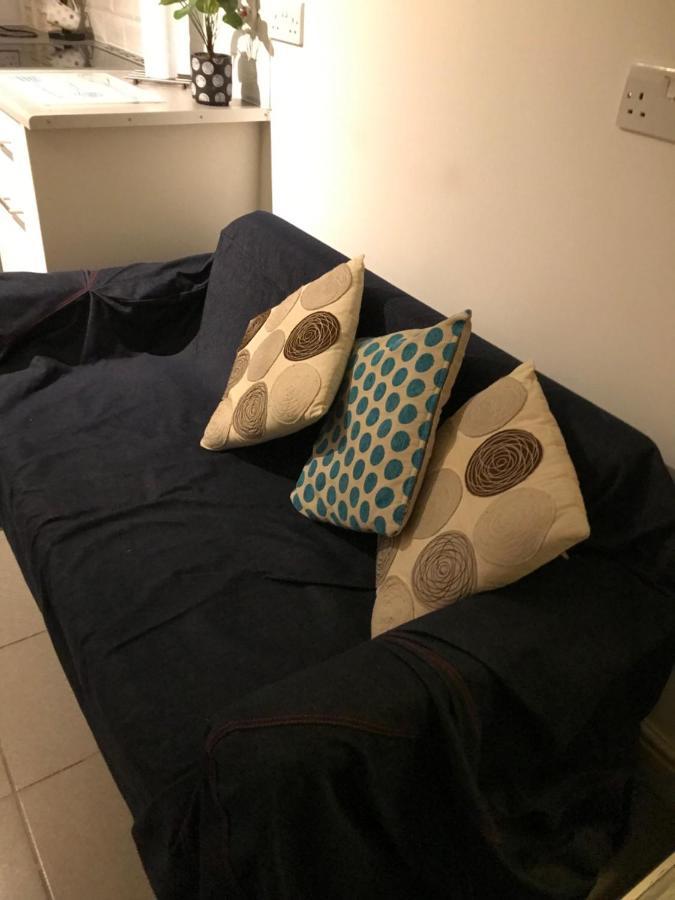 West Kensington 3 Bedroom Apartment Лондон Екстериор снимка